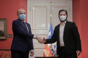 Contralor entrega claro mensaje a Boric por plebiscito de salida: “Prescindencia significa neutralidad”