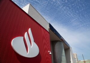Banco Santander anuncia plan de inversión de US$260 millones para 2022-2024