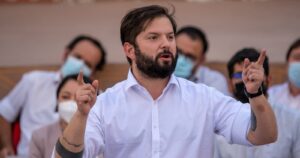 Justicia fija audiencia de formalización a individuo que lanzó piedrazo a Presidente Boric