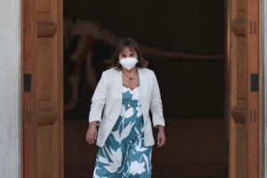 Oposición desmiente a ministra Vega tras decir que violencia subió 400% con estado de excepción