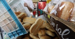Cámara de Diputados pide seguir el ejemplo de Bolivia e interferir en el precio del pan