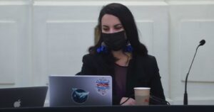 Convencional Manuela Royo explica polémica intervención donde pide no perseguir el terrorismo en la Constitución