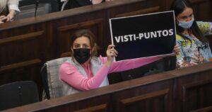 Desde votar de la ducha a los Visti-puntos: los momentos más insólitos que ha dejado hasta ahora la Convención