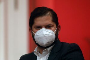 Data Influye: desaprobación al gobierno de Gabriel Boric subió 14 puntos