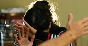 Atacan a pareja lésbica: una de las víctimas fue golpeada con un bloque de cemento