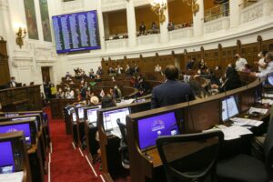 Encuesta Criteria: Rechazo crece al 39% y desaprobación a la Convención Constitucional alcanza el 57%