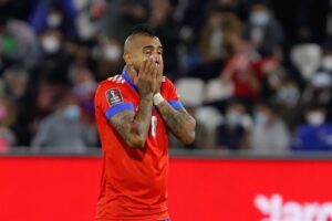 Primo de Arturo Vidal responde por querella y acusa 