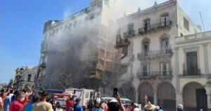 Gigantesca explosión destruye Hotel Saratoga en Cuba