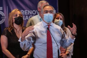 La oposición que no capitaliza y el anti-partidismo