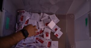 A borrador de nueva Constitución voto voluntario para jóvenes de 16 años y obligatorio para mayores de 18