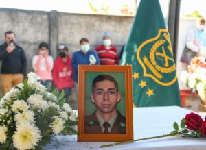 Carabineros homenajeó a funcionario asesinado con ascenso póstumo y cuartel que llevará su nombre