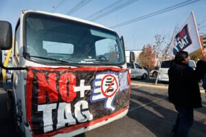 No+TAG depone movilización tras intentar cortar los accesos al Aeropuerto de Santiago