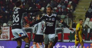 Colo Colo superó a domicilio a Curicó Unido y es líder exclusivo del Torneo Nacional