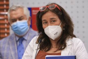 Ministra Yarza responde a las críticas de Enrique Paris: 