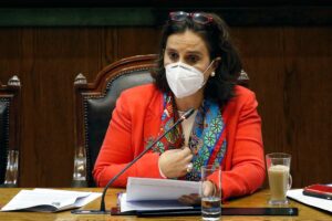 Canciller Urrejola asegura que consulta por comercio exterior será 