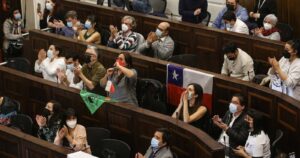 Cadem: Apruebo repunta pero el Rechazo sigue arriba en 46%