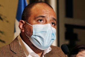 Ministro Ávila defiende suspensión de Simce: 