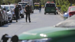 Desconocidos realizaron disparos al aire y dejaron corona de flores en casa de Ñuñoa