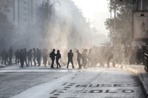 Estudiantes volvieron a tomarse el Instituto Nacional en medio de incidentes en la Alameda