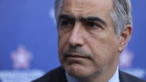 Senador Chahuán criticó a matinales que salieron a buscar a una perrita perdida