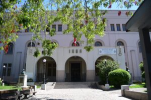 Rectora del INBA afirma que toma dejó daños 