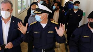 Los antecedentes que le costaron la salida al almirante Jorge Parga