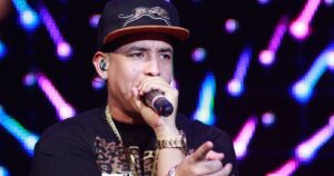 Sernac ofició a Tenpo por polémica preventa de entradas para show de Daddy Yankee