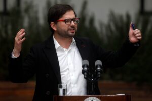 Boric respalda operativos en barrio Meiggs: 