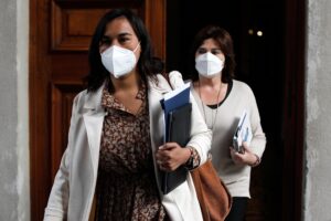 Ana Lya Uriarte debuta como jefa de gabinete de Siches durante comité político en La Moneda