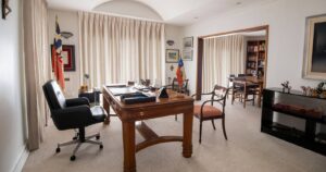 Tour presencial a la oficina privada del ex Presidente Aylwin es parte de los panoramas del Día de los Patrimonios