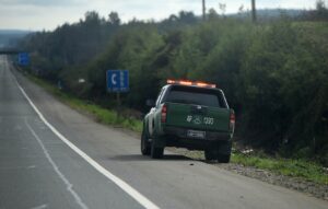 Encapuchados atacan a balazos a carabineros que resguardaban predio en Arauco