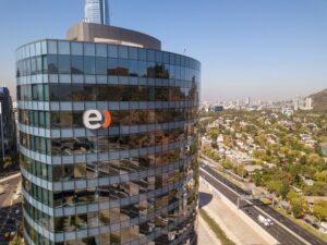 Entel firma convenio con Chile Transparente para profundizar su compromiso anticorrupción