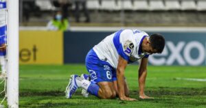 U. Católica cierra su decepcionante participación en Copa Libertadores con derrota ante Talleres