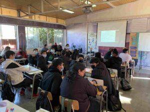 Estudiantes de liceos técnicos podrán certificar competencias en seguridad para mejorar su empleabilidad