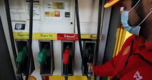 ENAP informa baja de 331 pesos por litro en el precio de la parafina