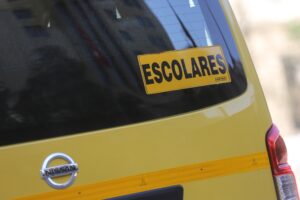 Delincuentes asaltaron furgón escolar con niños a bordo en Lampa