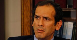 Creadores de Ley de Migraciones en gobierno de Piñera instalan bufete para tramitar residencia de extranjeros