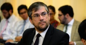 Presidente Gabriel Boric nombra a Carlos Pavez como director de la Unidad de Análisis Financiero