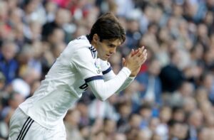 Caos en Champions League: Hinchas de Liverpool intentaron saltarse los controles de seguridad