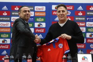 Eduardo Berizzo asume como DT de la Roja y marca su sello: 