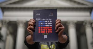 Convención: comisión de Armonización entrega versión corregida de borrador de nueva Constitución