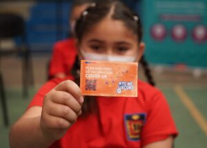 Más de 2 mil cursos deberán entrar a clases híbridas por no tener el 80% de vacunación