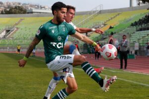 Nueva baja para la Roja: Daniel González se perderá amistosos por influenza