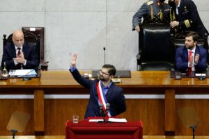 Plan nacional de trenes y transporte público destacaron en eje de crecimiento de Cuenta Pública de Boric