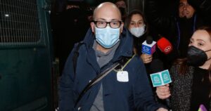 Nicolás López es agredido tras dejar la cárcel de Casablanca