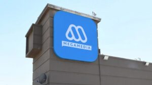 Camarógrafo que sufrió corte de pelo por parte de Viñuela demandó a Mega