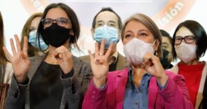 Ministras Camila Vallejo y Jeannette Jara certifican a empresas con 