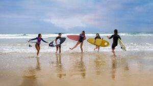 Surviving Summer: la serie adolescente australiana que se tomó el catálogo de Netflix