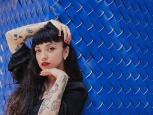 Mon Laferte feliz tras lograr la doble naconalidad: 