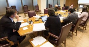Comisión de Constitución del Senado aprueba legislar proyecto que prohíbe el matrimonio entre menores